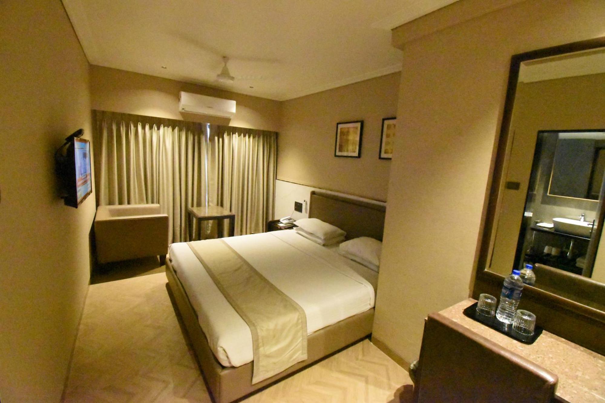 Kings International Juhu Otel Mumbai Dış mekan fotoğraf