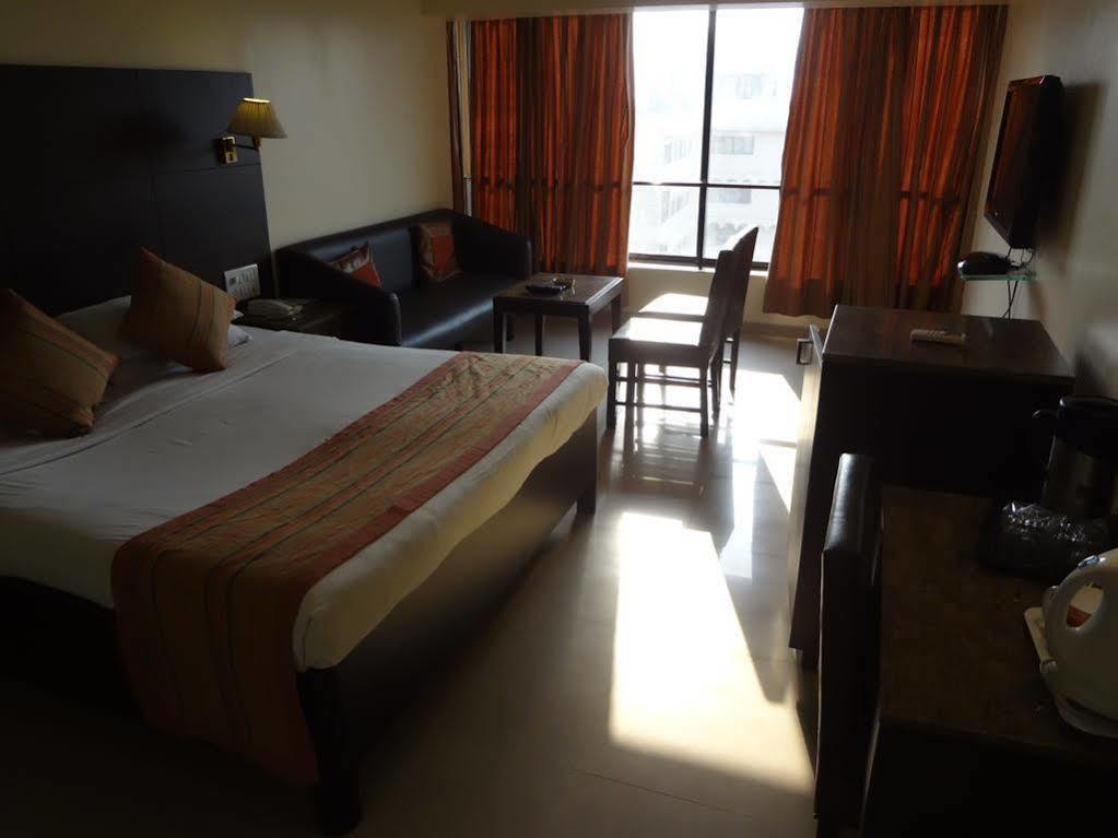 Kings International Juhu Otel Mumbai Dış mekan fotoğraf